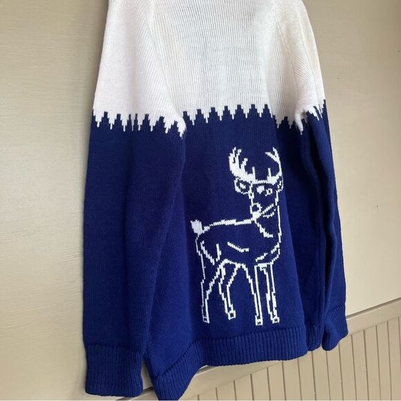 Hand Knit Zip-Up Sweater Cardigan with Deer Motif Unisex - Picture 7 of 9